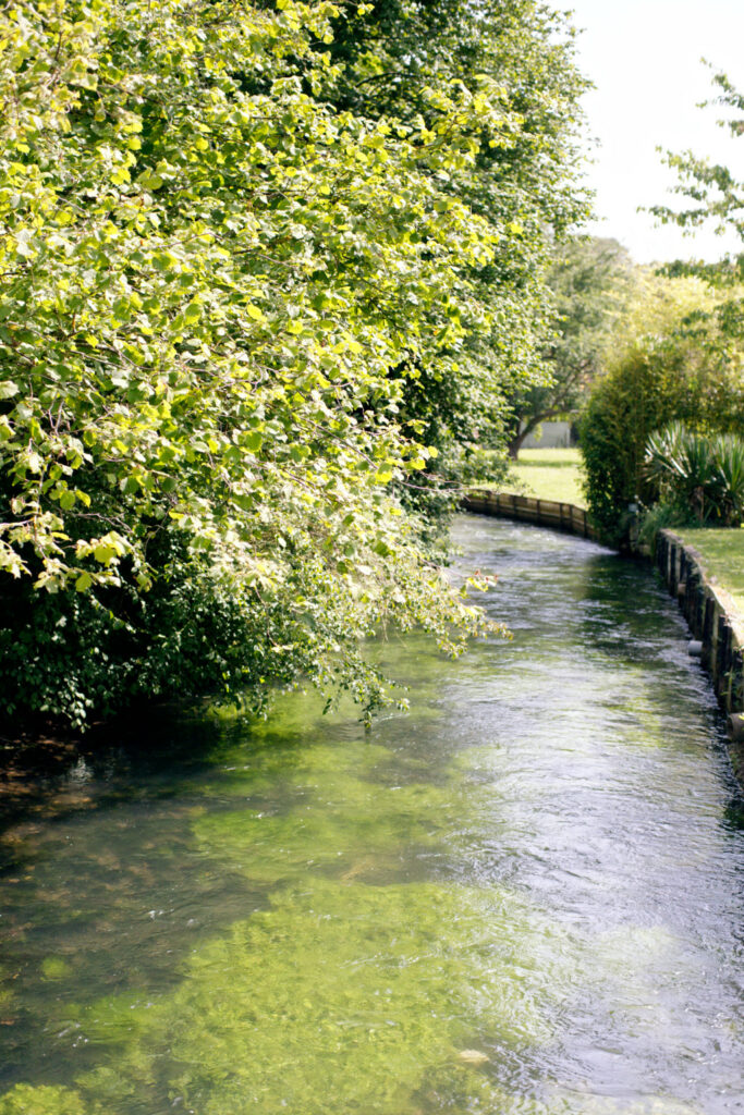 La Lévrière chambres d'hôtes avec rivière